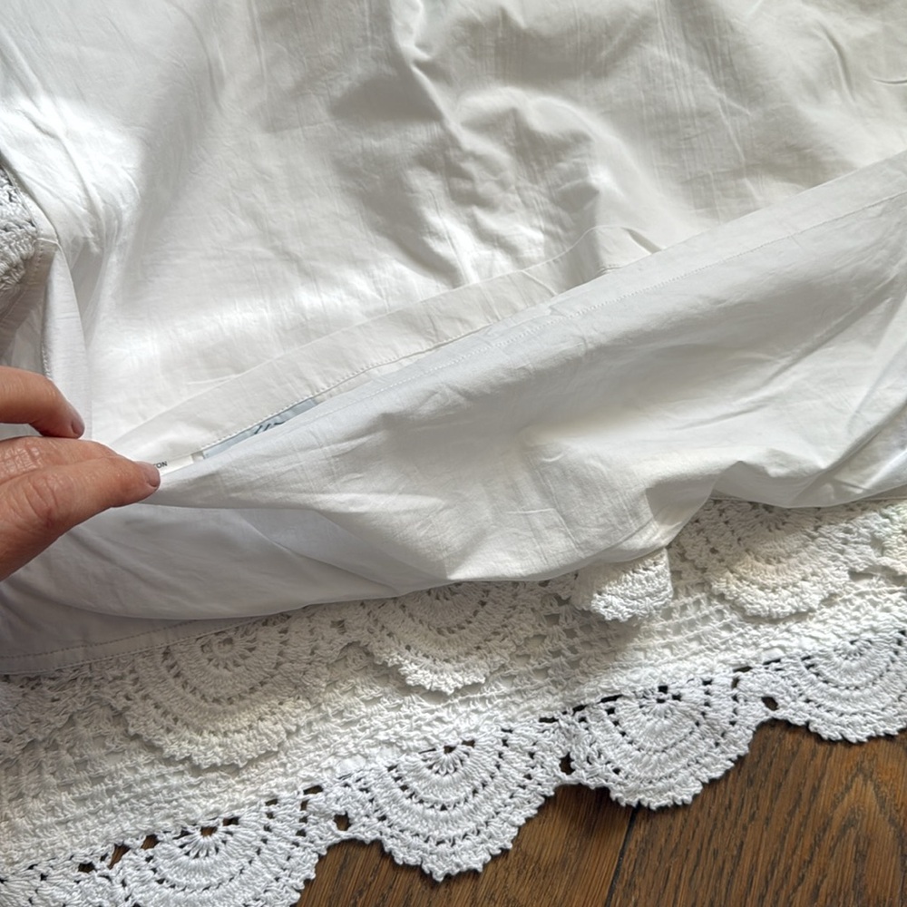 Shabby crochet white pillow cases 27 x 21 inch Queen.  Excellent - Picture 4 of 6